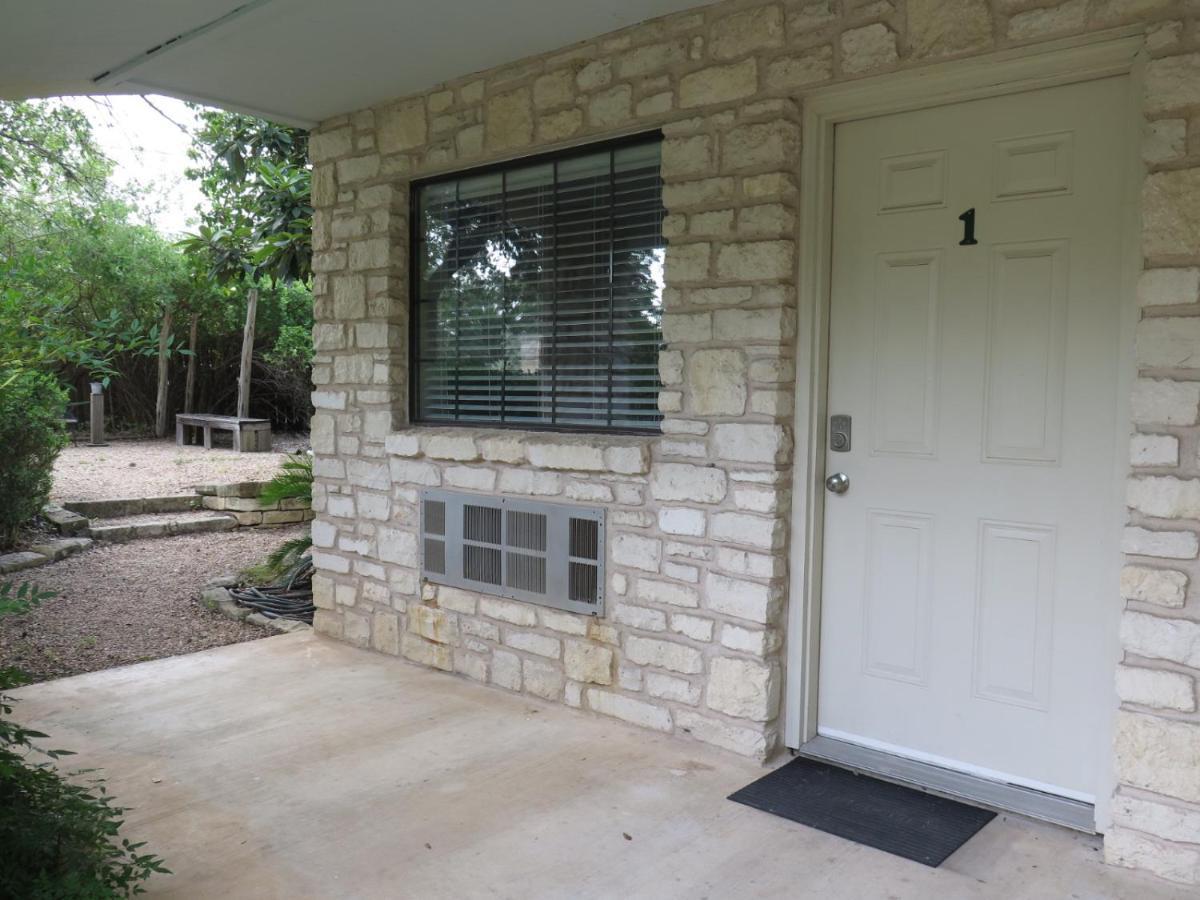 Wimberley Inn & Bar Екстериор снимка