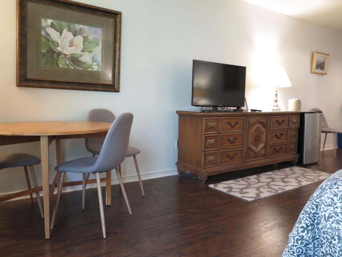 Wimberley Inn & Bar Екстериор снимка