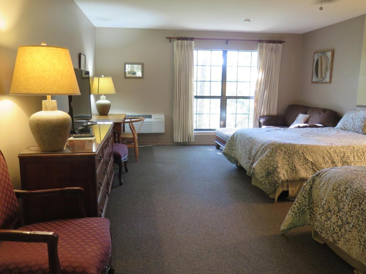 Wimberley Inn & Bar Екстериор снимка