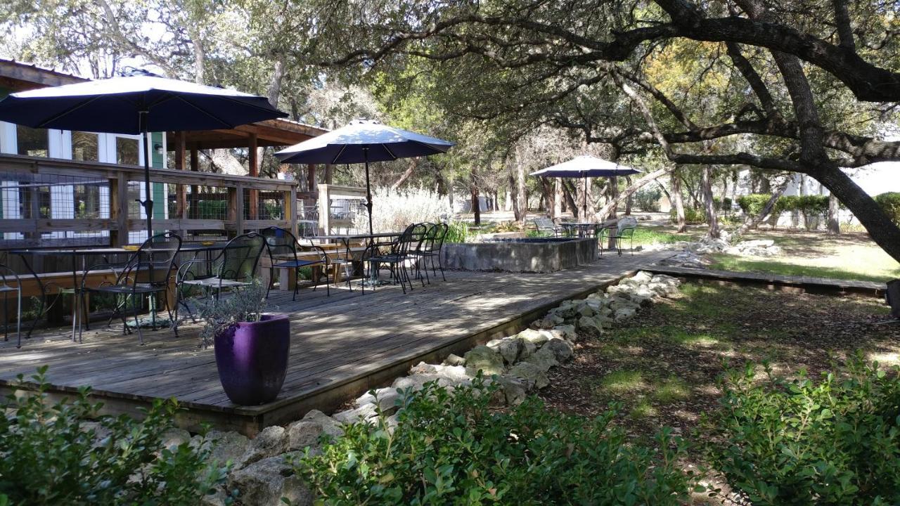 Wimberley Inn & Bar Екстериор снимка