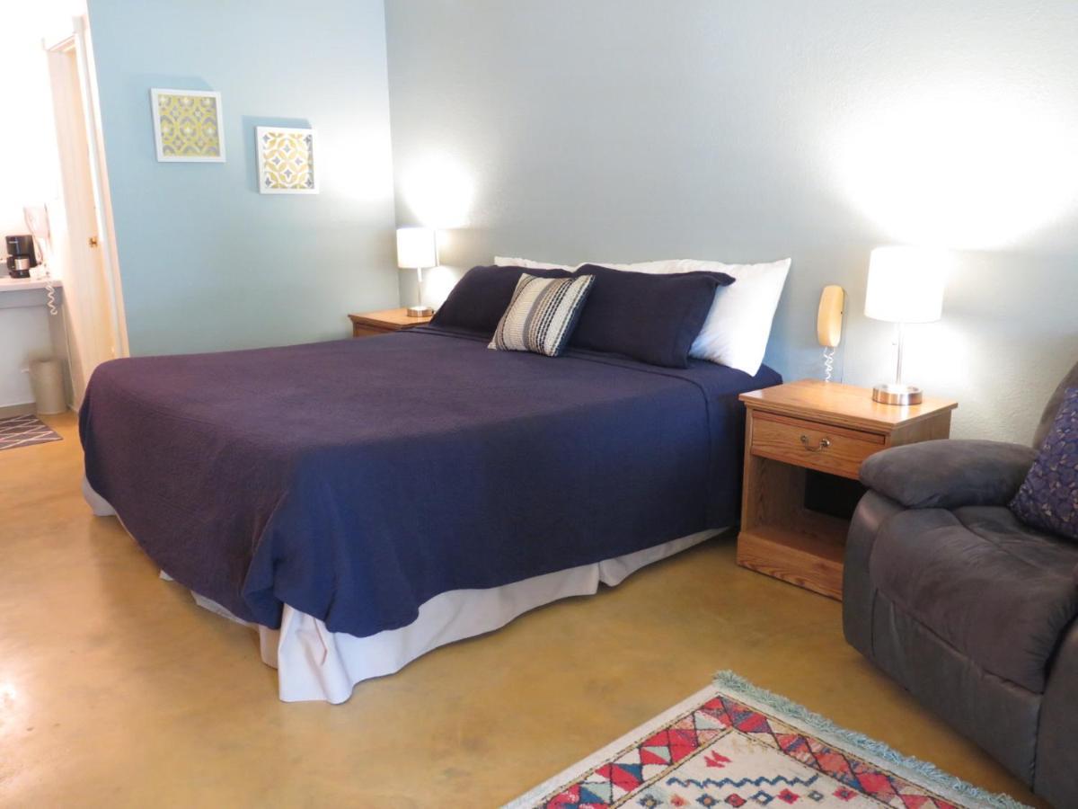 Wimberley Inn & Bar Екстериор снимка