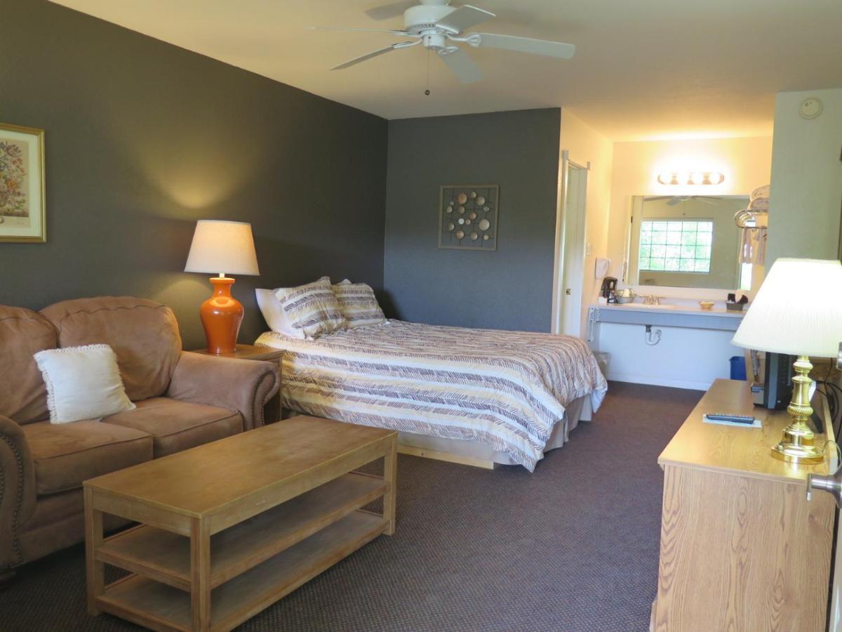 Wimberley Inn & Bar Екстериор снимка