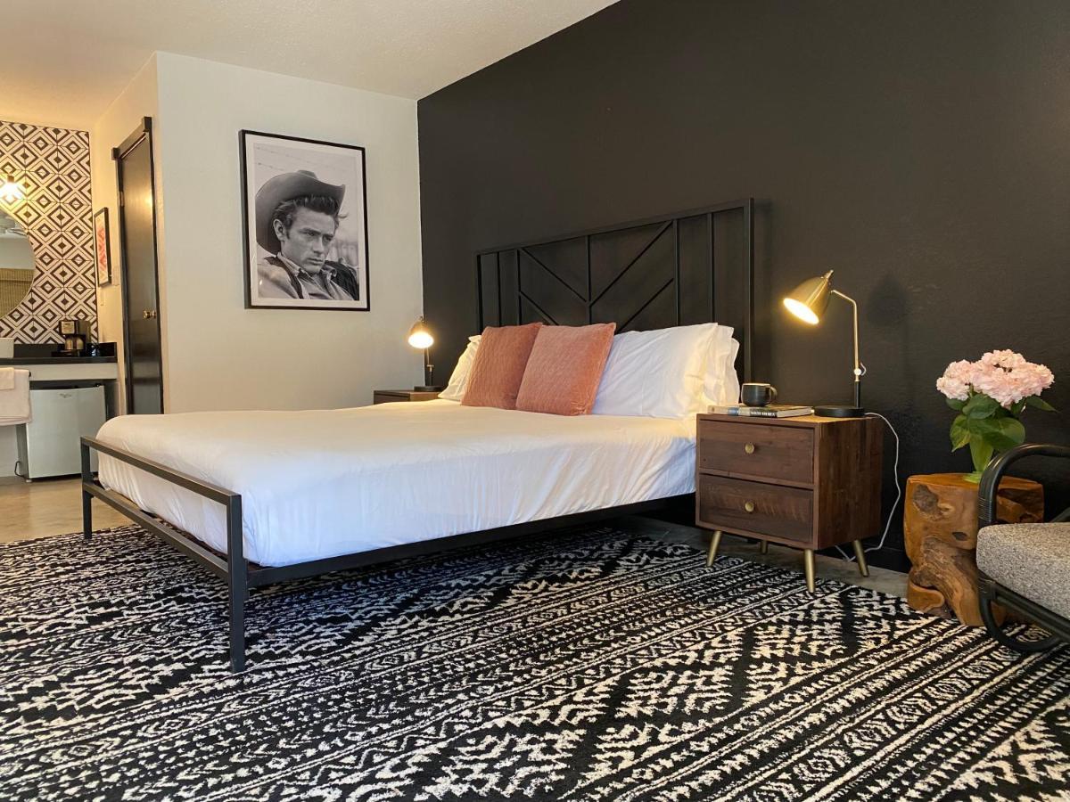 Wimberley Inn & Bar Екстериор снимка