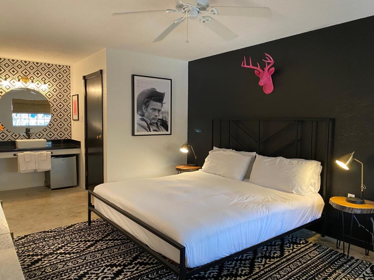 Wimberley Inn & Bar Екстериор снимка